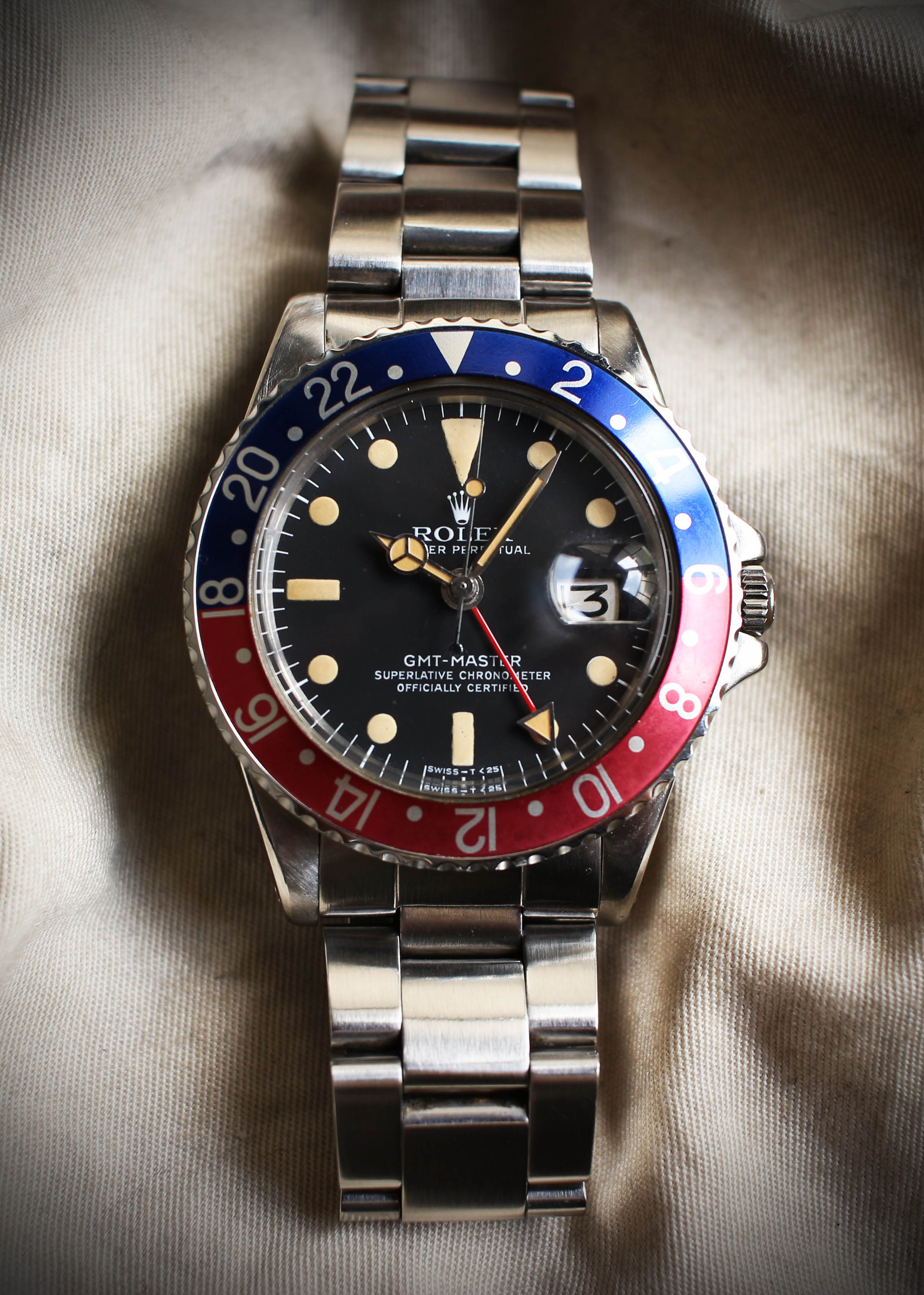 入荷情報2338 ROLEX GMT-MASTER REF.1675 with Pepsi Bezel '74